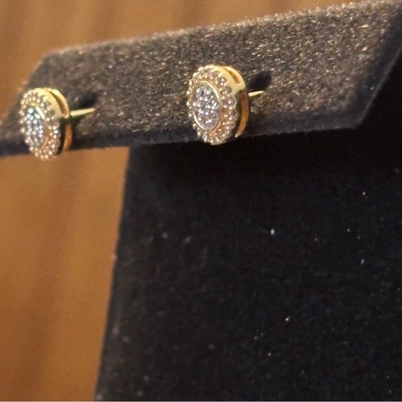 Elegant Gold and Silver Stud Earrings - Picture 5 of 6